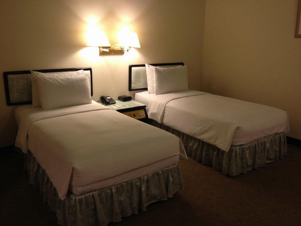 The Premier Hotel Tainan Buitenkant foto