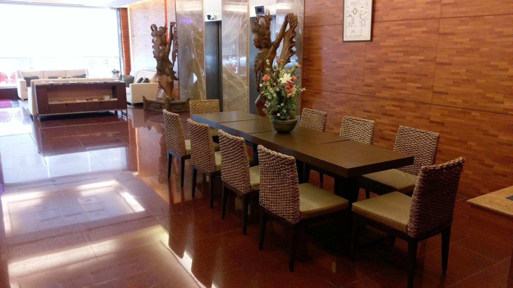 The Premier Hotel Tainan Buitenkant foto