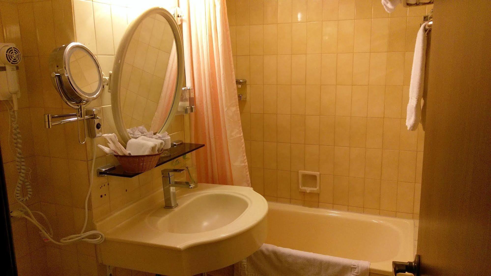 The Premier Hotel Tainan Buitenkant foto