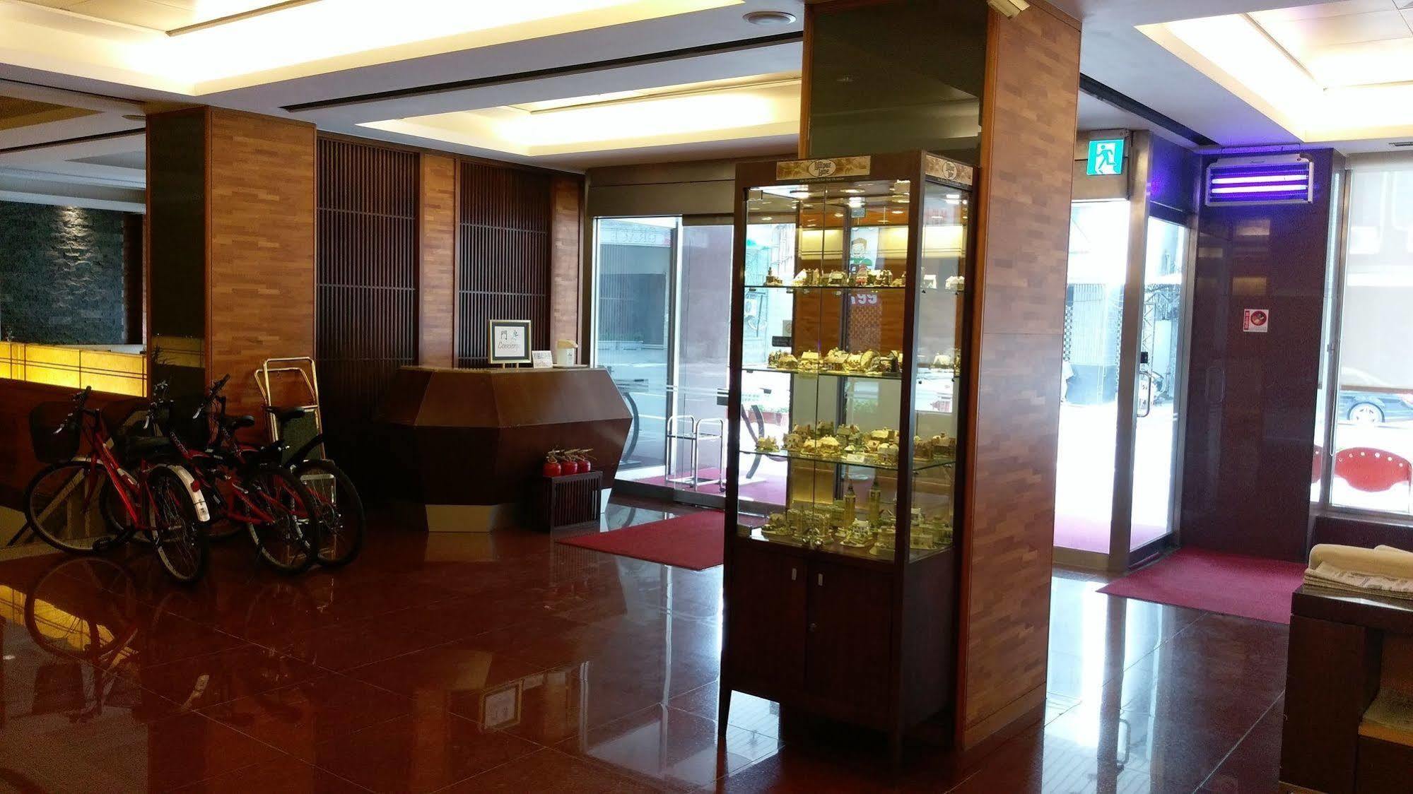 The Premier Hotel Tainan Buitenkant foto