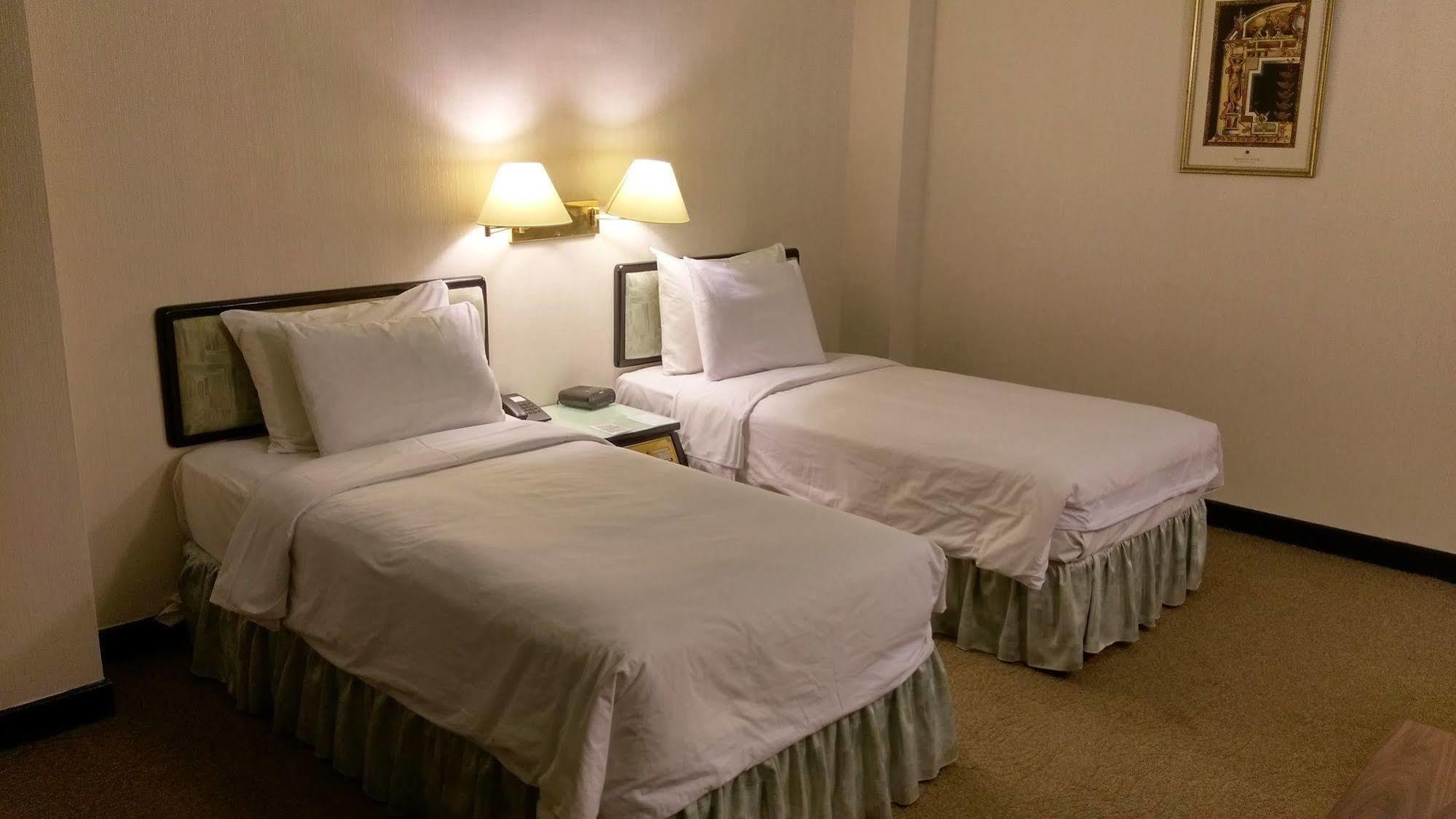 The Premier Hotel Tainan Buitenkant foto
