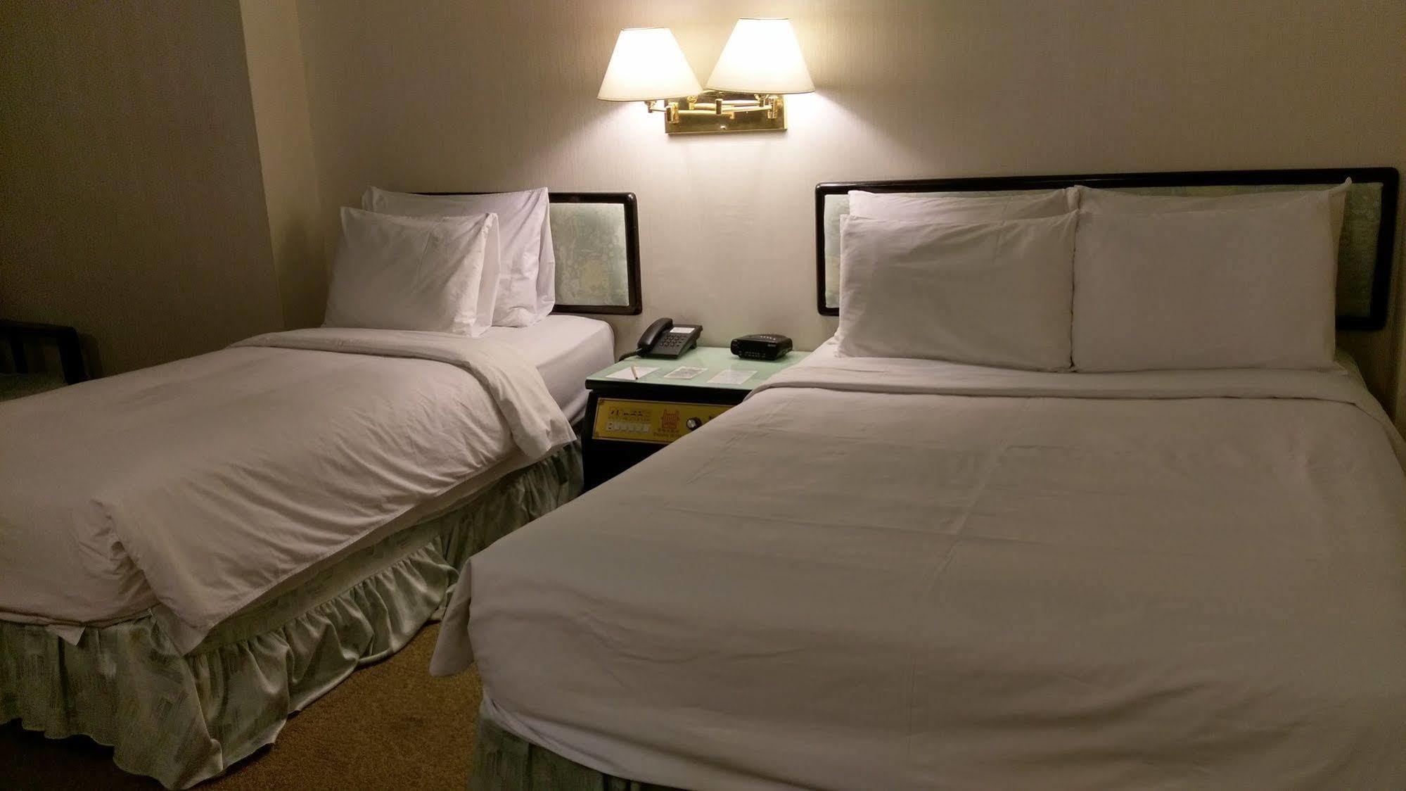 The Premier Hotel Tainan Buitenkant foto
